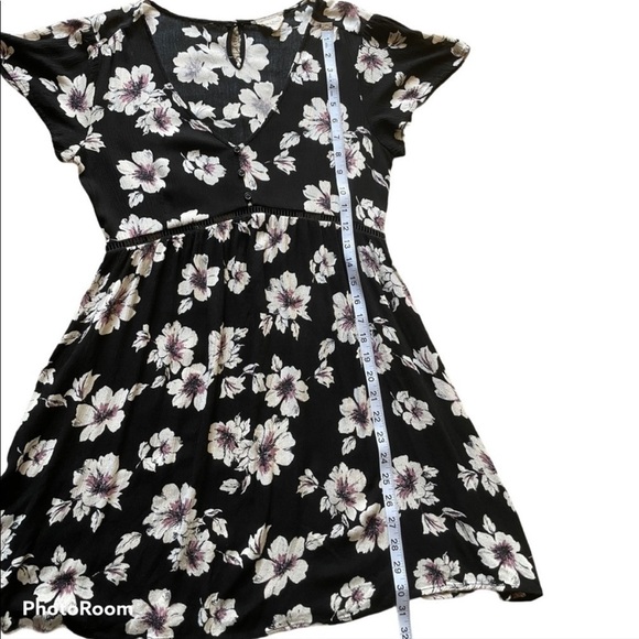 Hem & Thread Floral Cap Sleeve Dress | S - Picture 5 of 11